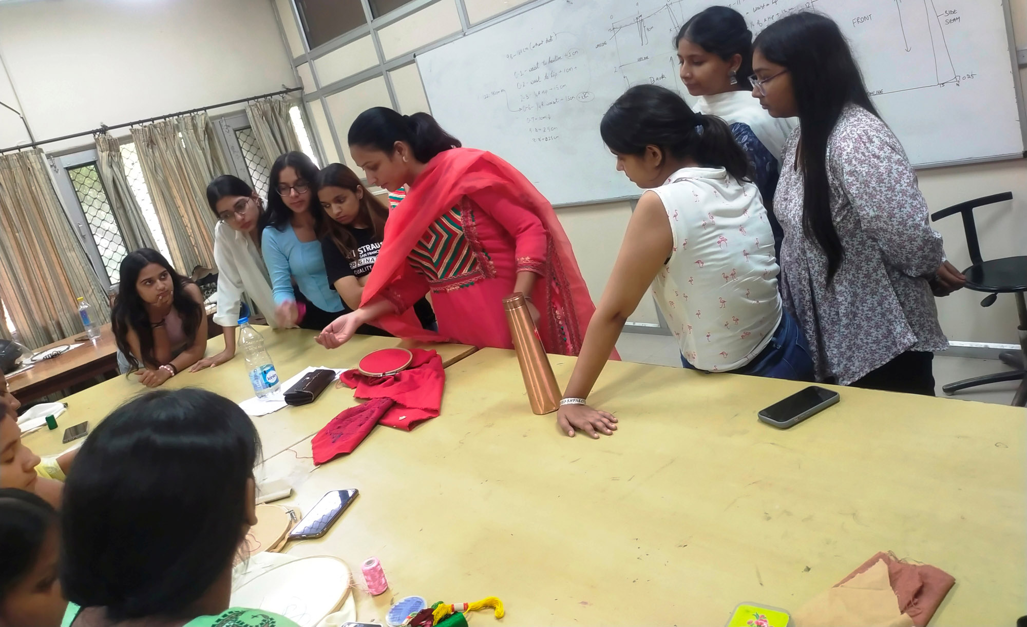 "Threads of Tradition" workshop organized at UIFT & VD, Phulkari expert Manpreet Kaur gave guidance